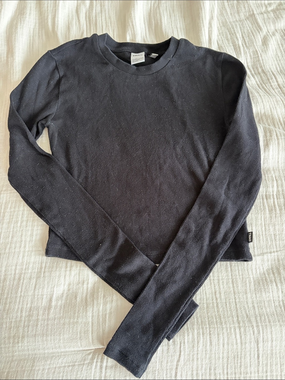 Aritzia Cropped Long-Sleeve Crewneck Shirt